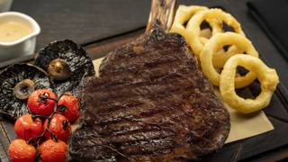 Tomahawk steak for two - £65 foto