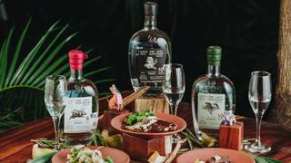 写真（Mezcal Tasting • The Lost Explorer Experience）