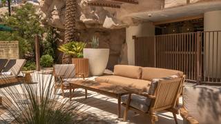 Lounge Table $125 Minimum Spend- up to 6 guests foto