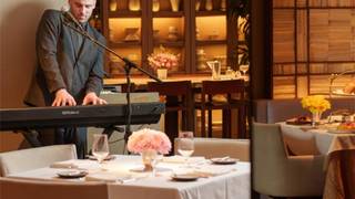 Sunday Brunch Buffet with Live Music Photo