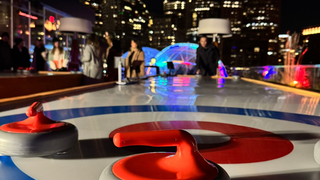 EVENING: Curling at the Envoy Rooftop (2-4 people) foto