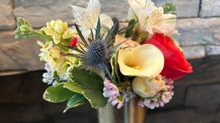 Purchase Table Floral Arrangement Photo