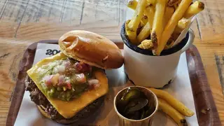 Foto von 200 Gramos Burger - San Fernando Restaurant