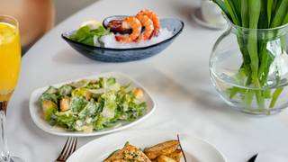 Easter Brunch Buffet at Eddie Merlot's foto