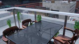 Rooftop Dining starting May 2nd foto