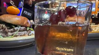 Bourbon & Burger Night- Every Monday 4pm to 8pm foto