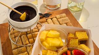 Chocolate Fondue Dip & Sip foto