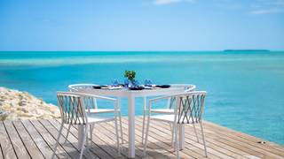 Enjoy your Lunch with a breathtaking ocean view. Photo