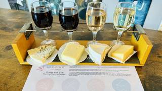 Local Cheese & Wine Pairing foto