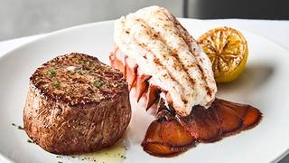 Mother’s Day Weekend: Filet & Lobster 3-Course foto