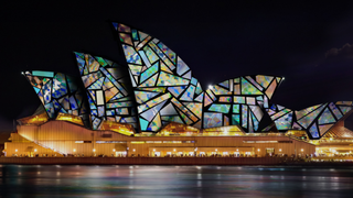 Experience Vivid Festival at Georges foto