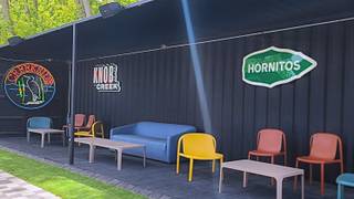 Reserve the Cabana in The Yard! foto