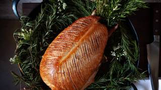 Tableside Pressed Duck Deposit | Starting 6/12 foto