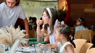 Kids Eat Free: Weekend Brunch (9:30–10:30am Only) foto
