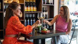 Enjoy a Complimentary Welcome Drink! foto