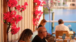 Sip & Snack Golden Hour l 4:00-7:00 pm foto