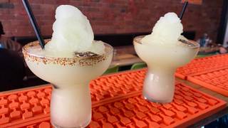 🍹 2-for-1 Frozen Margaritas at Señor Mexico! 🍹 foto