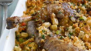 Wednesday Night Family-Style Cassoulet foto