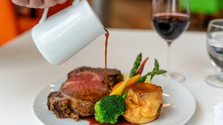 Celebrate Dad with an Exquisite Dinner Experience! foto