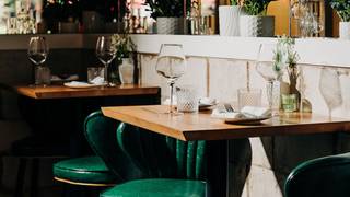 Dinner for Two: A Summer Night in Sicily foto