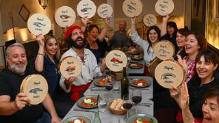 NEAPOLITAN DINNER SHOW WITH MUSIC AND WINE foto