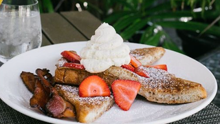 RED, WHITE, AND POOLSIDE BRUNCH 🇺🇸 Photo