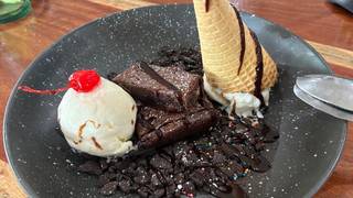 HALF-PRICE DESSERTS | Thursdays foto
