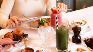 Studio S x The Ivy Sunday Morning Pilates & Brunch foto