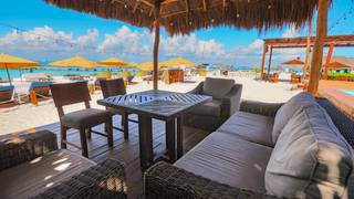 VIP Beachfront Palapa Experience foto