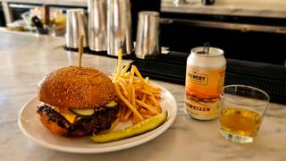 Burger Beer and a Shot $20 foto