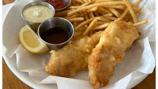 Fish N Chips + Wine $30 foto