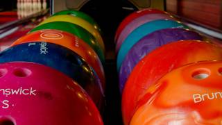 🎳 1 bowling lane - 1 hour |  1-8 People foto