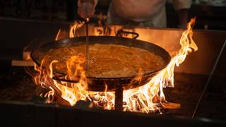 Pinots & Paella | Cooking with Chef foto