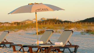 Beach Lounger sets at Kiva Beach Club foto