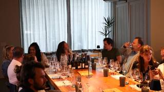 Puligney- Montrachet: Friend Bottle Share foto