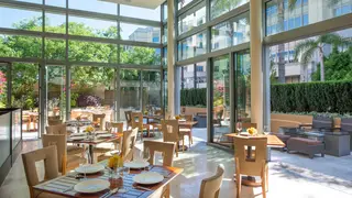 A photo of Quattro Restaurant and Bar - Four Seasons Hotel restaurant