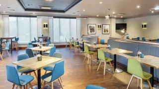 A photo of Holiday Inn Peterborough West restaurant