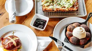 Foto del ristorante Emmy Squared Pizza - Plaza Midwood