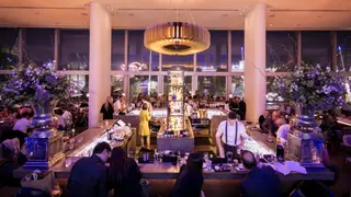 Una foto del restaurante Skylon