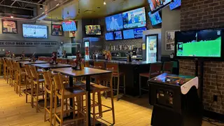 A photo of Buffalo Wild Wings - Sikeston restaurant