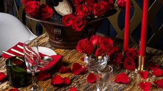 Copy of Decoración de mesas con rosas photo