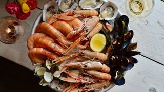 Seafood Platter & glass of fizz for Two £70 photo