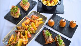 写真（Spanish Tapas Tasting Menu for Two）