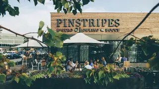 Una foto del restaurante Pinstripes - Orlando