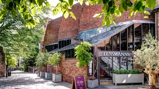 Foto von Lussmanns - St. Albans Restaurant