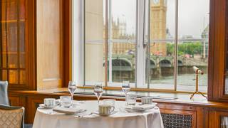 Free-Flowing Afternoon Tea with English Sparkling foto