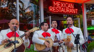 Mariachi night show at Oh! Mexico Lincoln Road photo