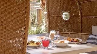 Guaranteed Cabana Table - Outdoor Patio Foto