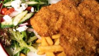 写真（Monday – $15 Schnitzels）