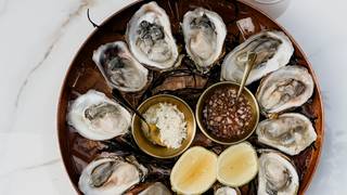 写真（Wednesday's Royal Offering ~ Oysters!）